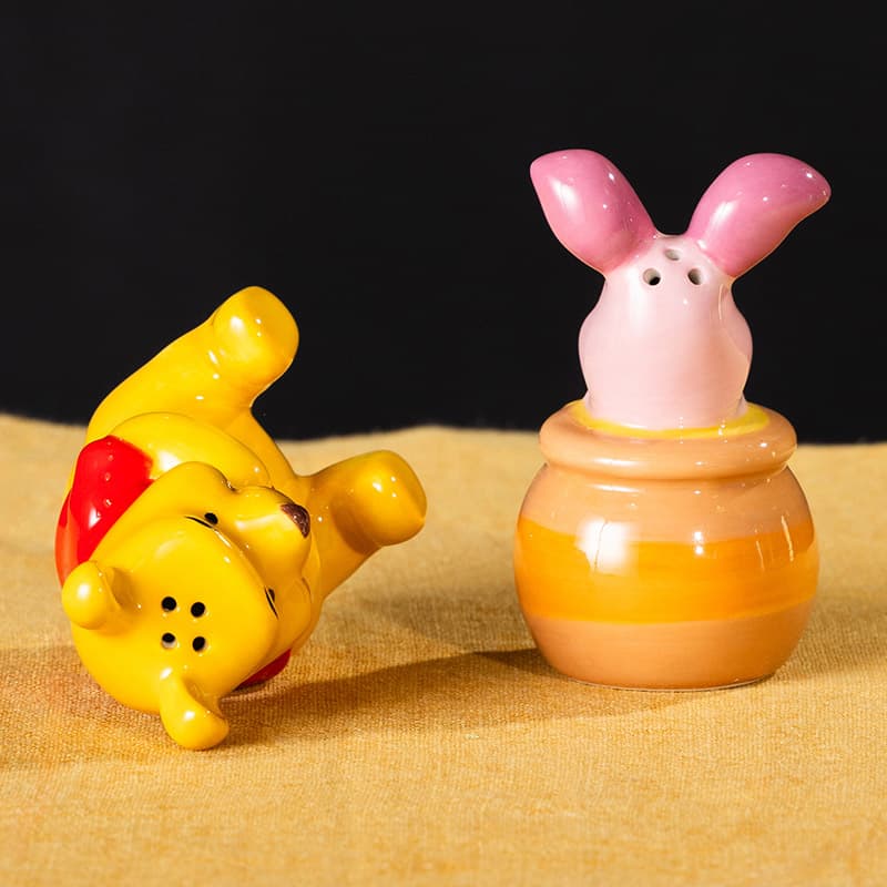 Cracker Barrel Winnie the Pooh Salt and Pepper Set