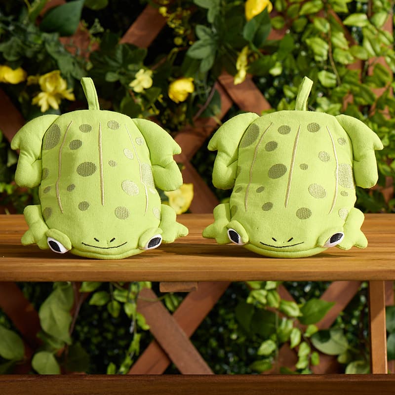 Cracker Barrel Set Of 2 Frog Grabber Mitts