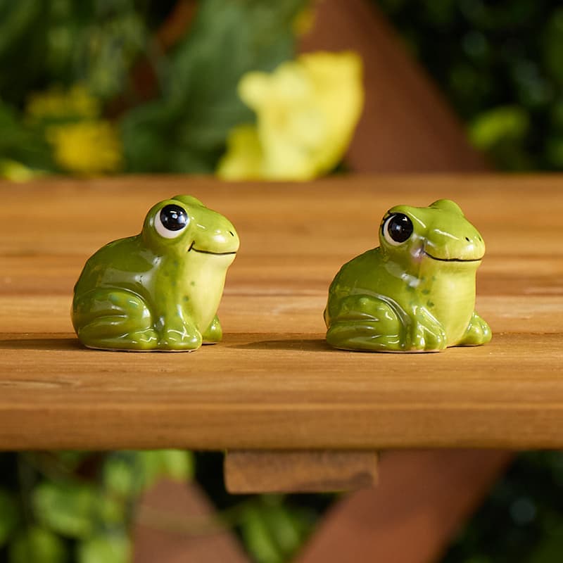 Cracker Barrel Frog Mini Salt Shaker