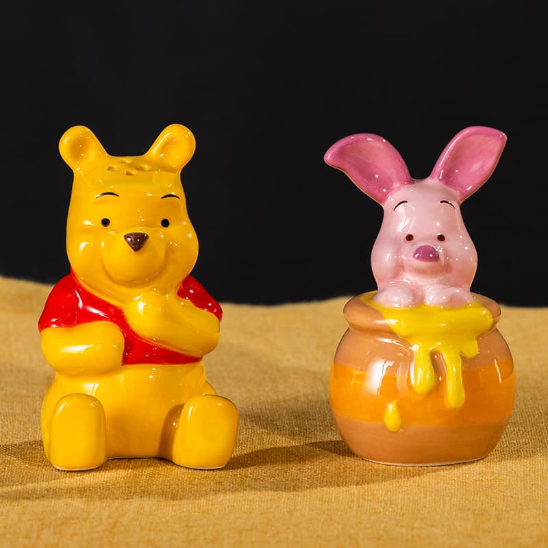 Cracker Barrel Winnie the Pooh Salt and Pepper Set