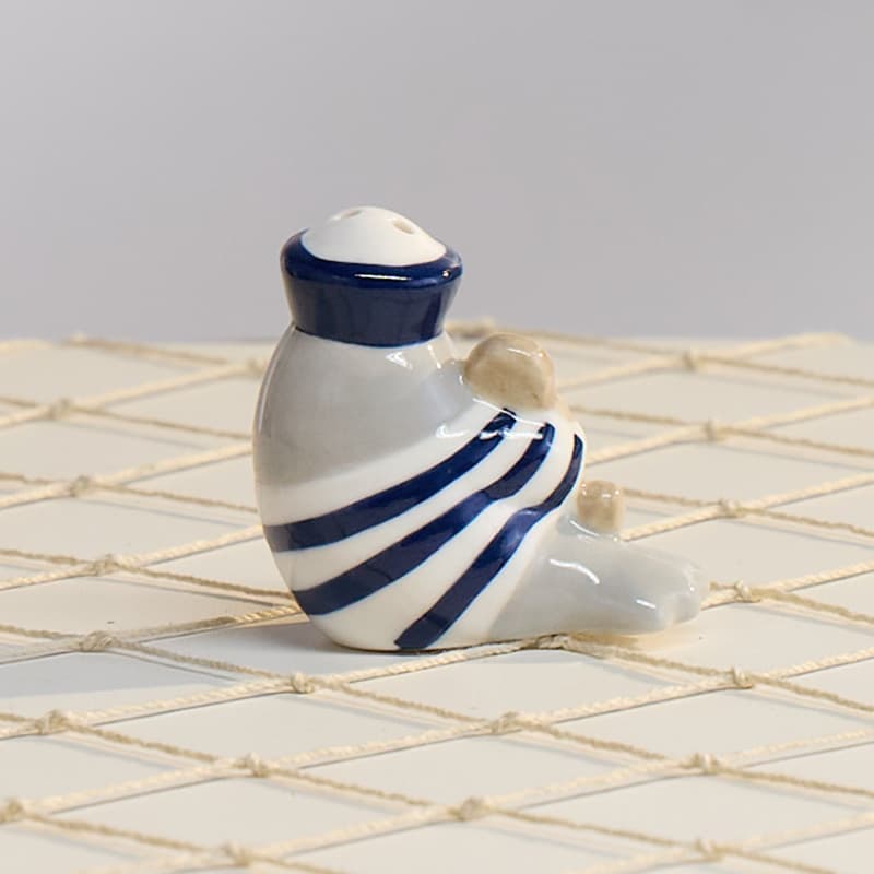 Cracker Barrel Walrus Mini Salt Shaker