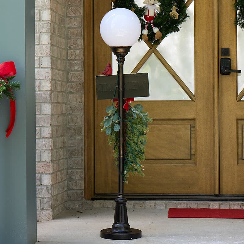 Cracker Barrel Christmas Cardinal Welcome Lamp Post