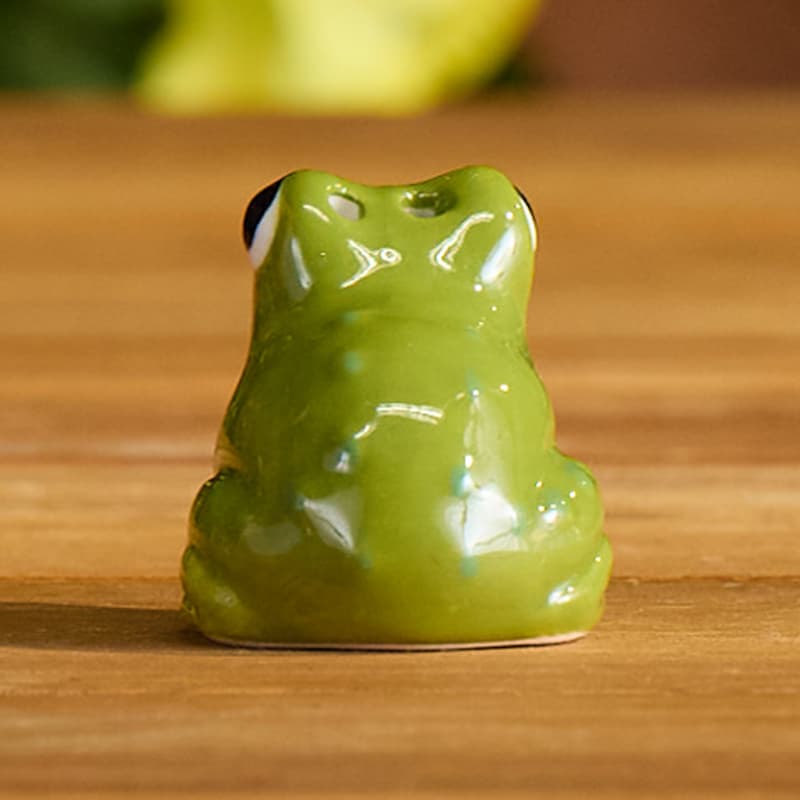 Cracker Barrel Frog Mini Salt Shaker