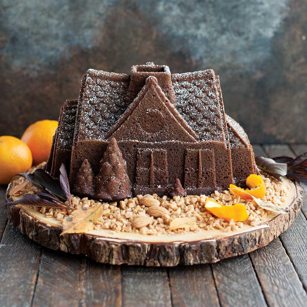 Cracker Barrel Nordic Ware Gingerbread House Bundt Pan