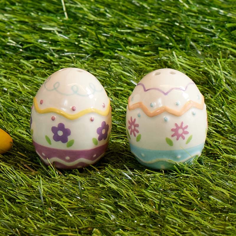 Cracker Barrel Easter Egg Mini Salt Shaker