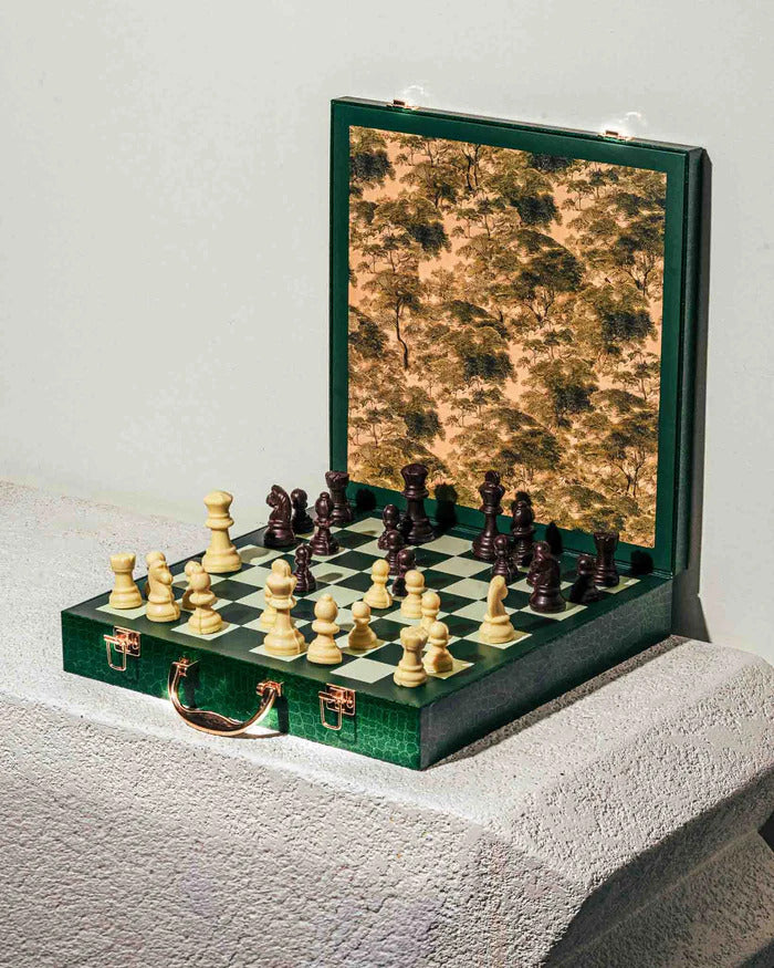 Compartes Chocolate Luxury Grandmaster Chocolate Chess Pieces Set