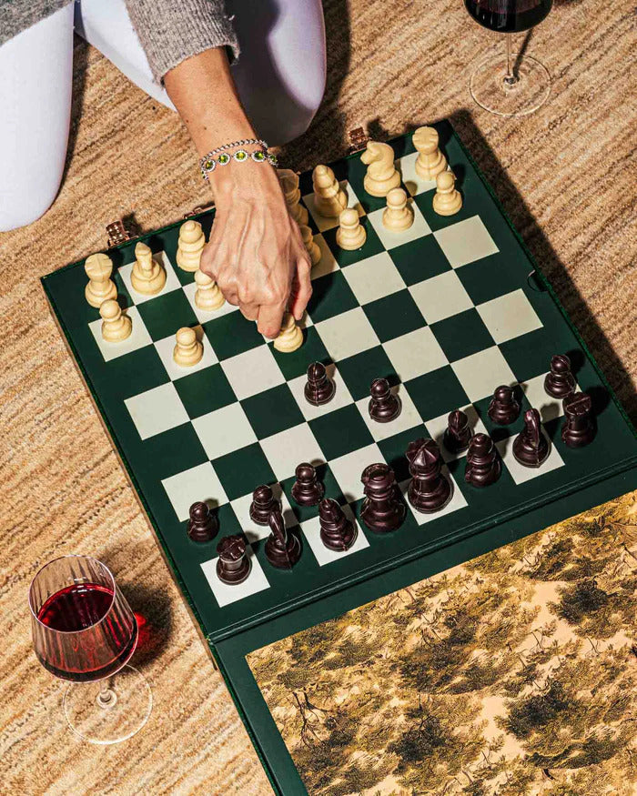 Compartes Chocolate Luxury Grandmaster Chocolate Chess Pieces Set