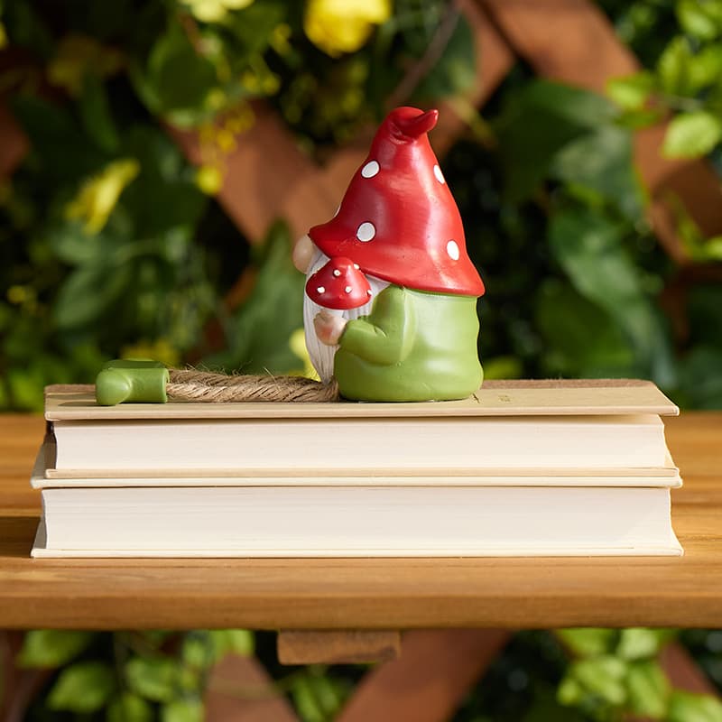 Cracker Barrel Gnome with Mushroom Shelf Sitter