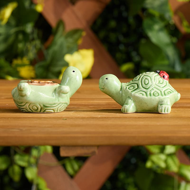 Cracker Barrel Stoneware Turtle Salt and Pepper Set