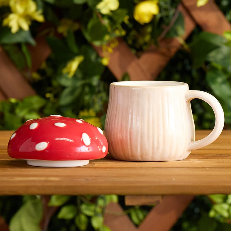 Cracker Barrel Stoneware Mushroom Mug with Lid