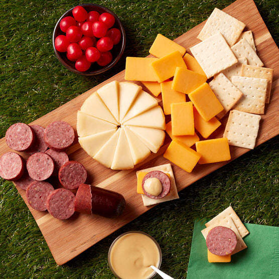 Hickory Farms Touchdown Treats Gift Box